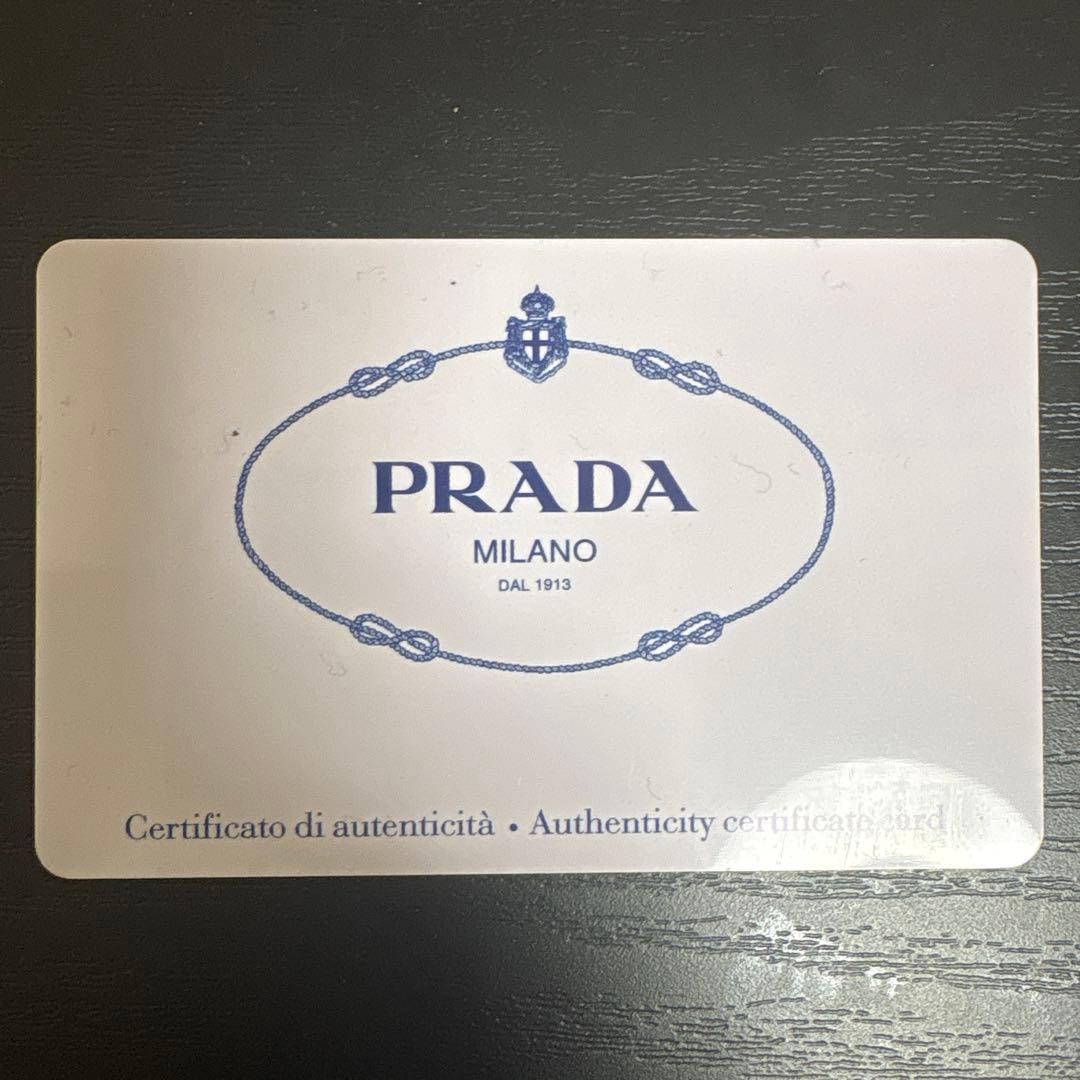 PRADA 二つ折り財布 レザー