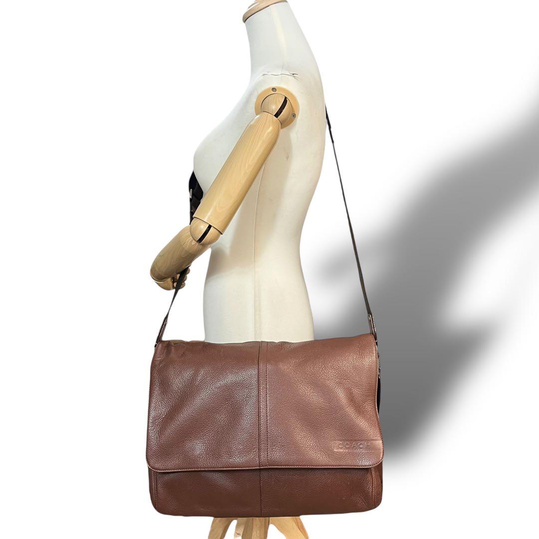 美品 COACH コーチ☆シボ革 ロゴ型押しショルダーバッグ レザー ブラウン