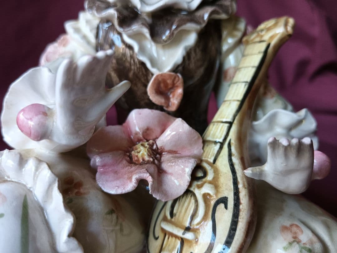 ハンドメイドの陶器人形　輸出用Ｓchmid 　 約30cm