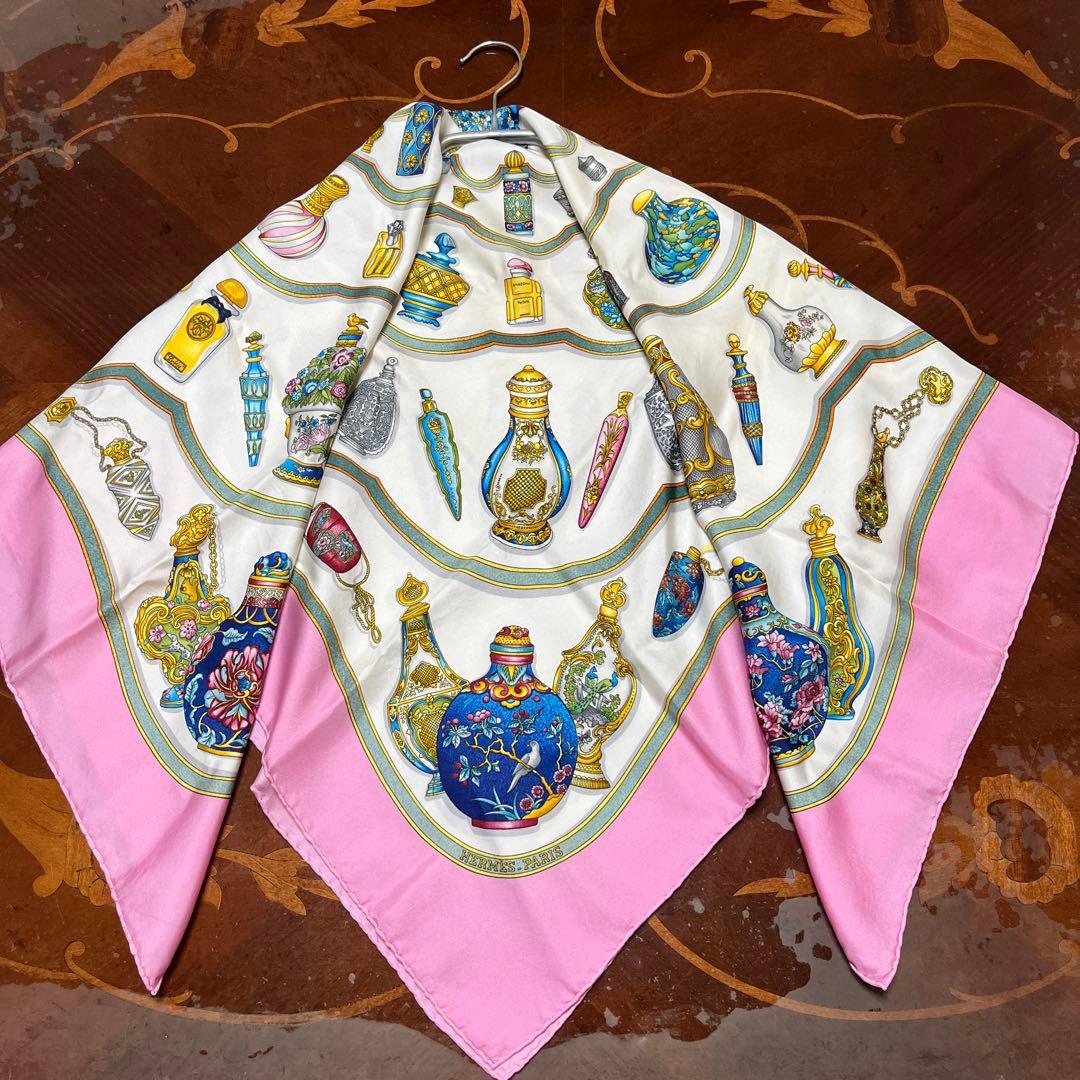 ✨超美品✨HERMES エルメススカーフカレ90 香水瓶柄