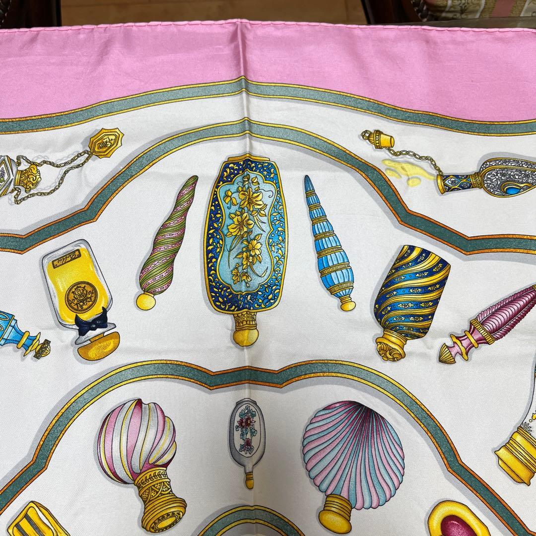 ✨超美品✨HERMES エルメススカーフカレ90 香水瓶柄