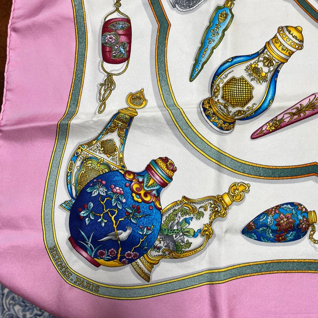 ✨超美品✨HERMES エルメススカーフカレ90 香水瓶柄