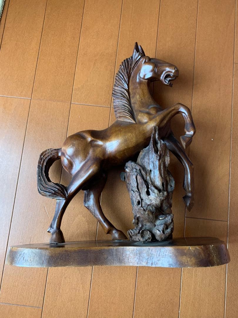 縁起物 天然木 跳馬木彫置物