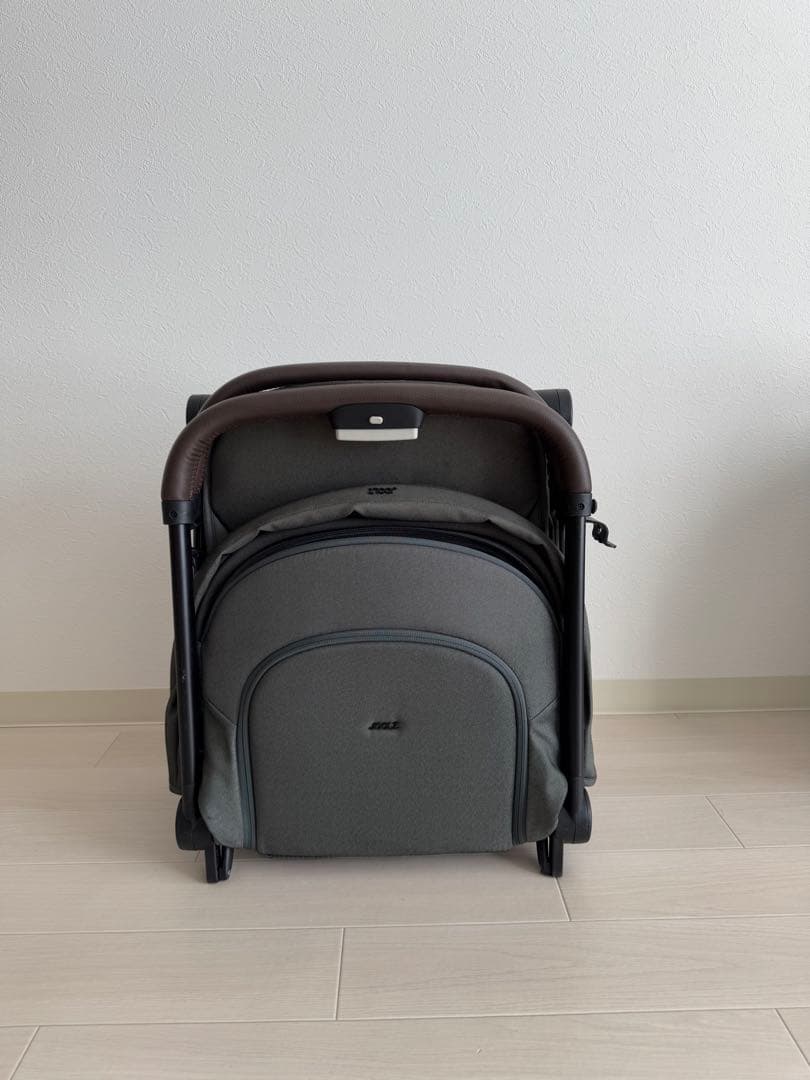 カーキ　折りたたみ式ベビーカー