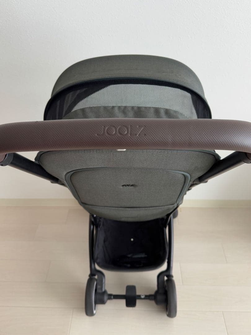 カーキ　折りたたみ式ベビーカー