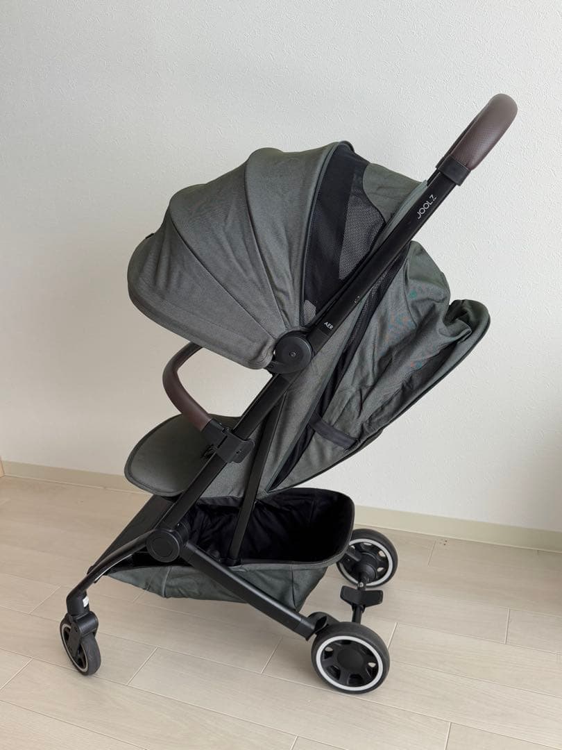 カーキ　折りたたみ式ベビーカー