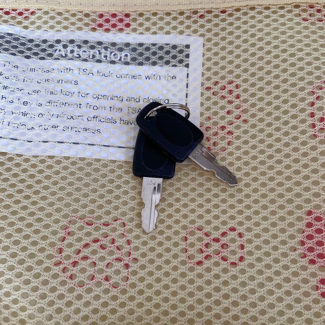 新品　ハローキティ　スーツケー S 35L 和柄　機内持ち込み可　TSAロック