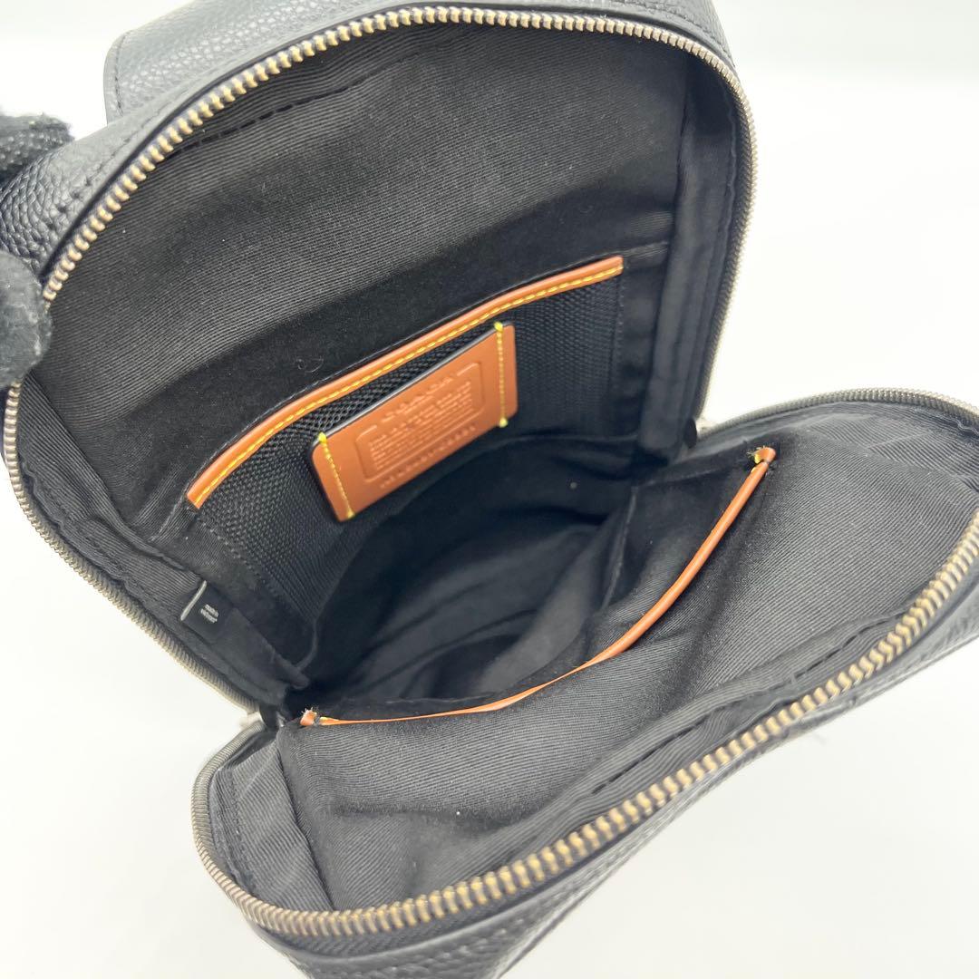 ほぼ未使用✨コーチ　ボディバッグ　ゴッサム　シボ革　ブラック　現行　C5331