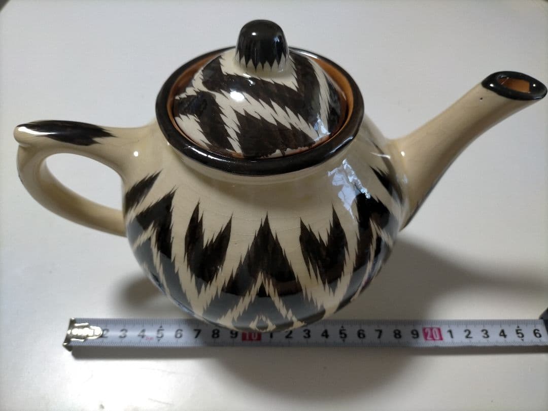 ウズベキスタン アドラス柄 陶器 ティーポット、受け皿、カップ2個付き