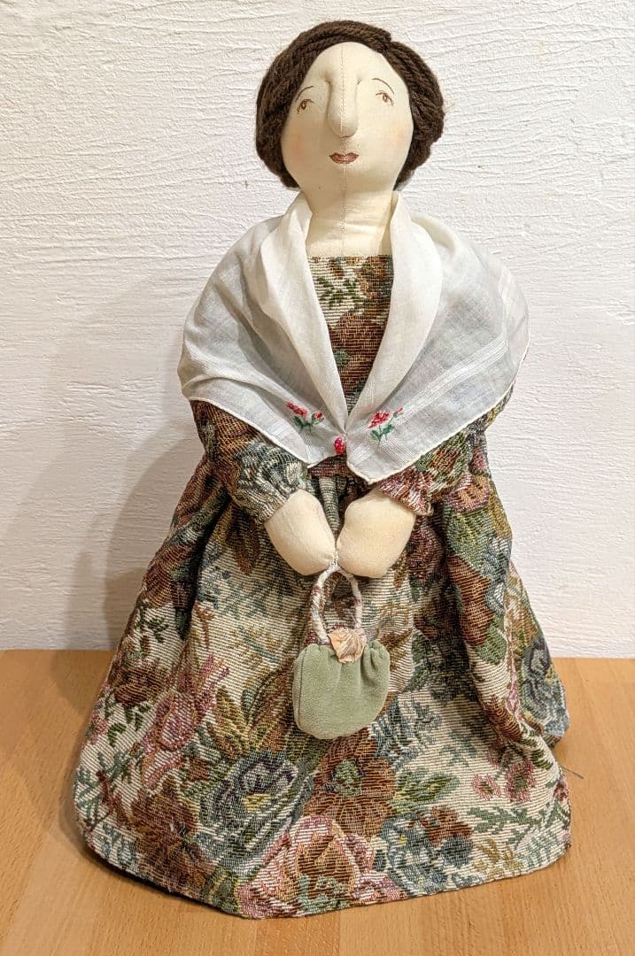毛塚千代さんハンドメイド人形　アルルの婦人