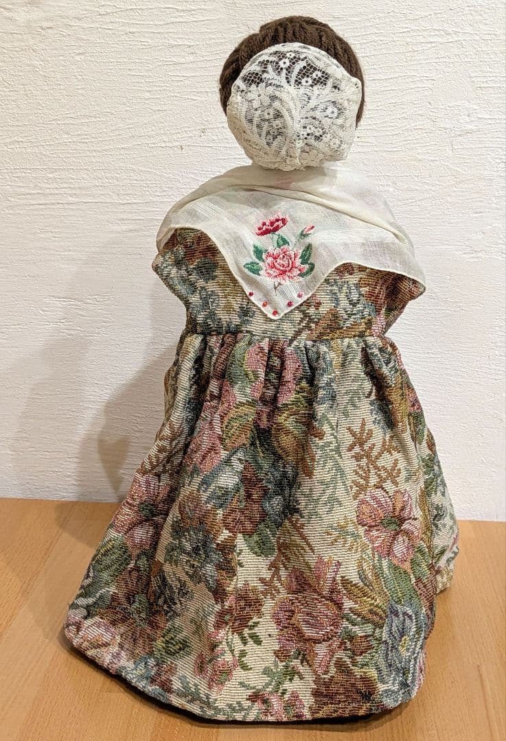 毛塚千代さんハンドメイド人形　アルルの婦人