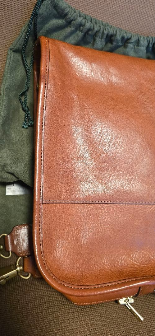 WILDSWANS COLLIER ボディバッグ