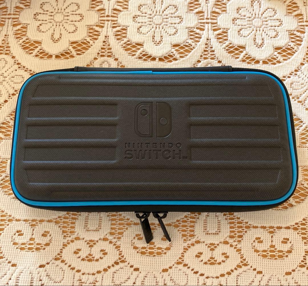 じ*ん様 【美品】SwitchLite 本体 公式キャリングケース付き