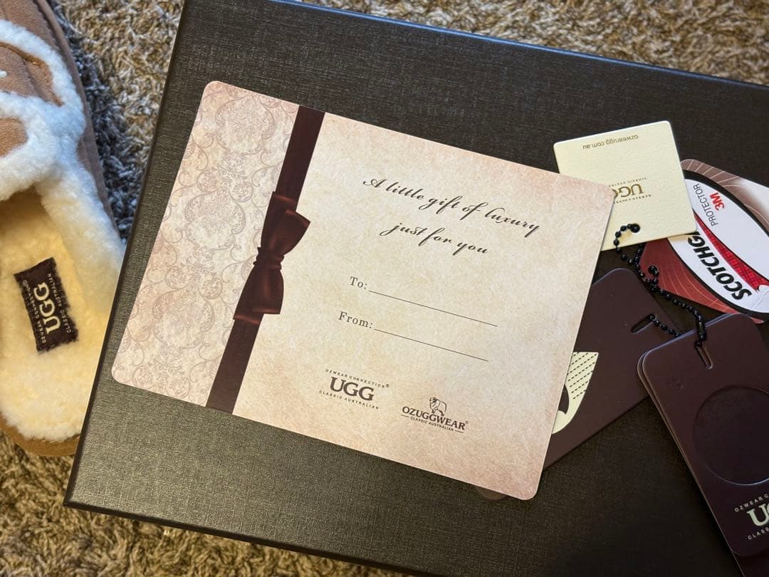 UGG スウェード・ムートン　スリッパ