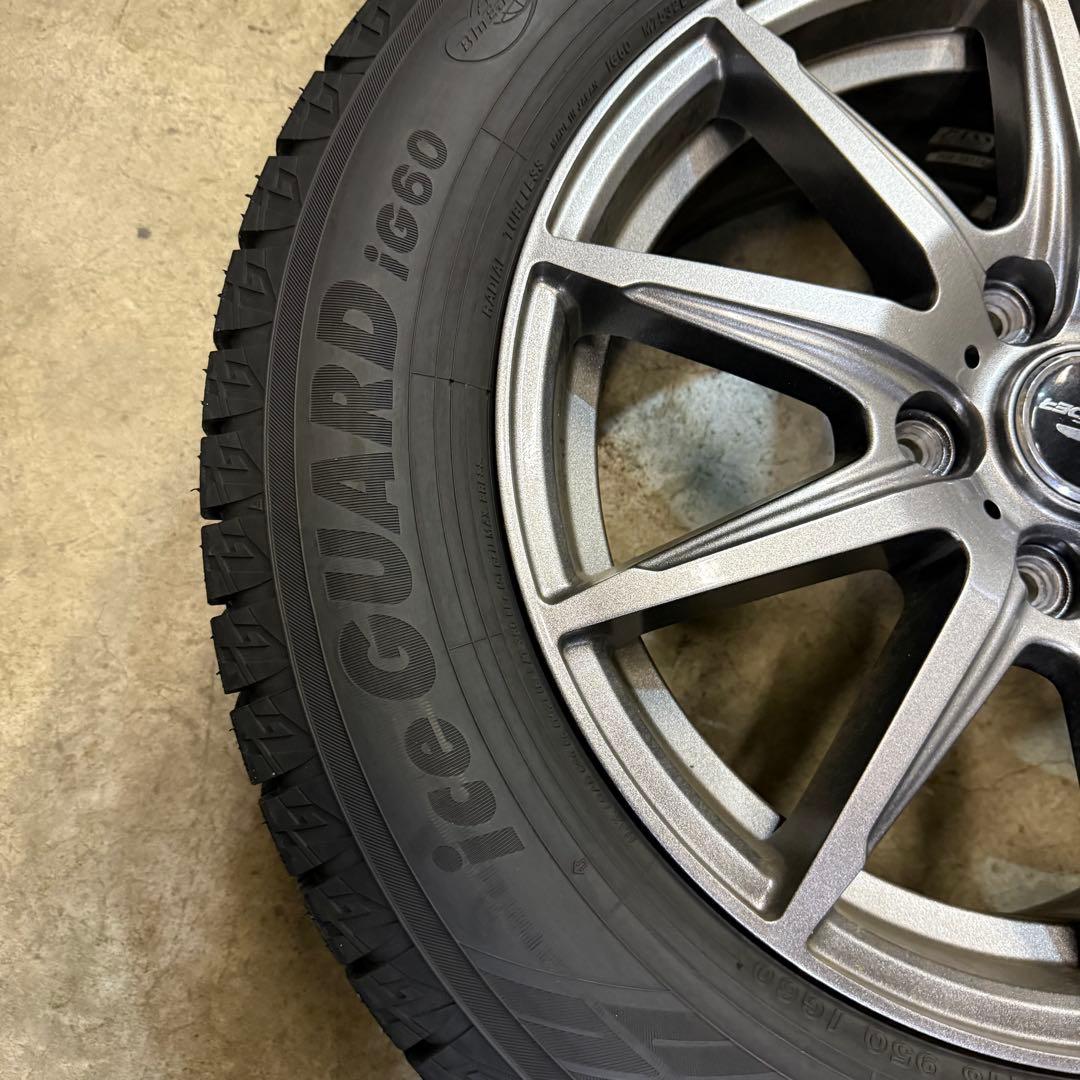 送料込み！ WR-V 215/60R16スタッドレス ヨコハマ　アイスガード