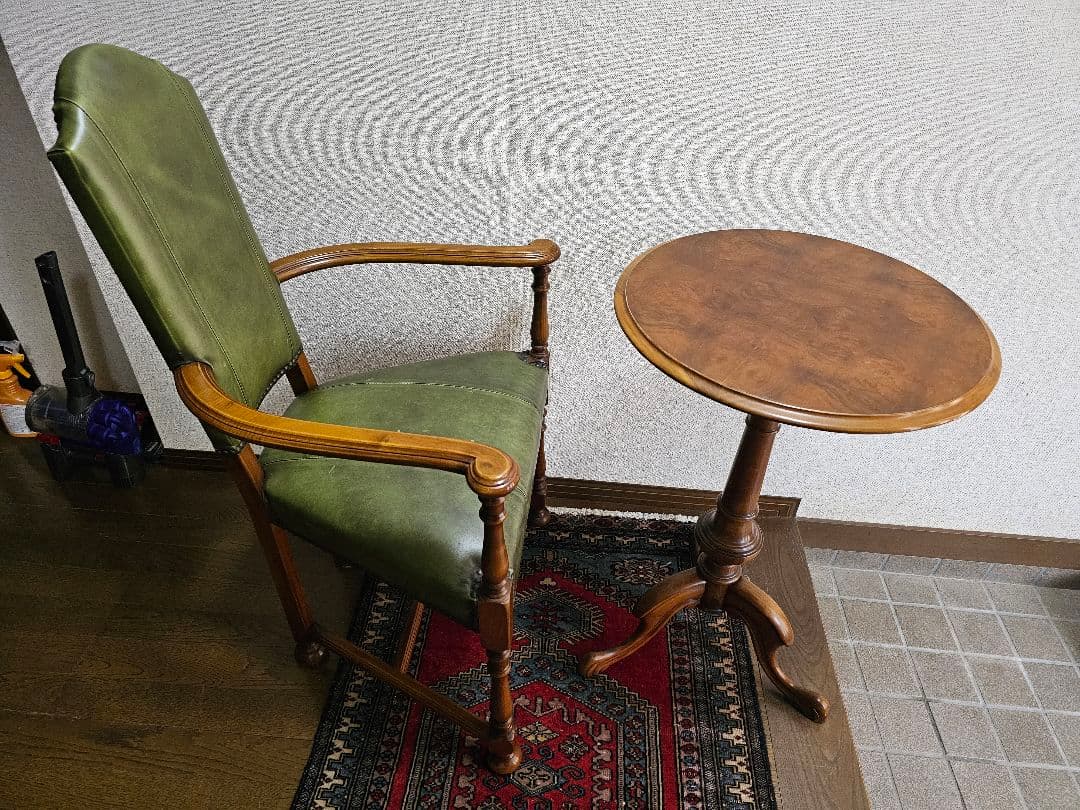 バロッサバレンティ　アイーダ　カフェテーブル　大塚家具　カスティリアンスタイル