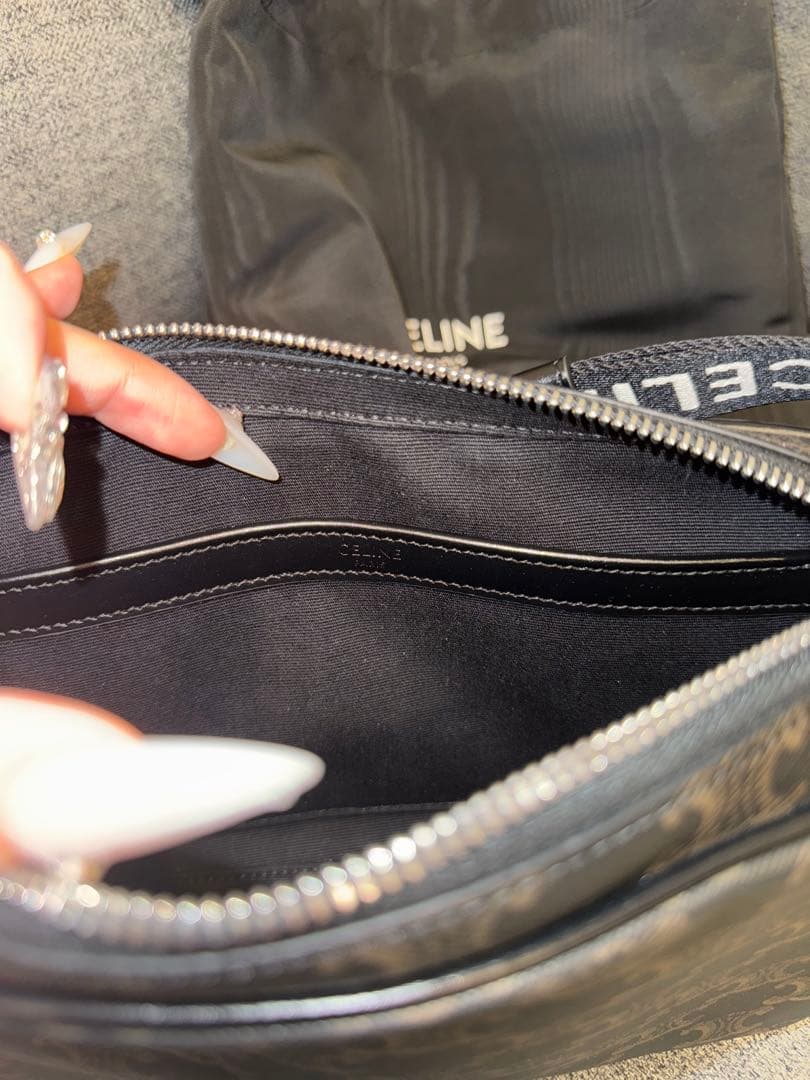 《りる》CELINE メッセンジャーバッグ ブラック