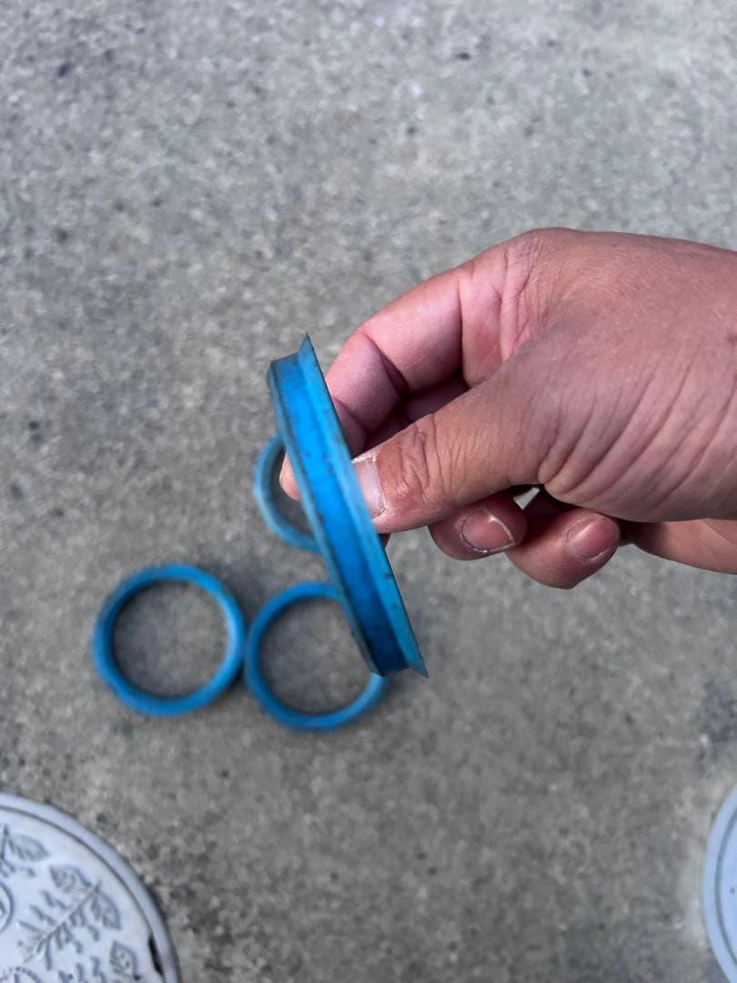 pirelli 215/60/17 ピレリ　スタッドレスタイヤ