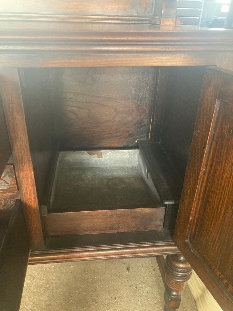 英国アンティーク　ミラーバックサイドボード