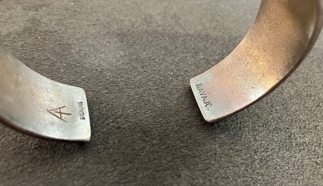 NAVAJO スターリングシルバー バングル