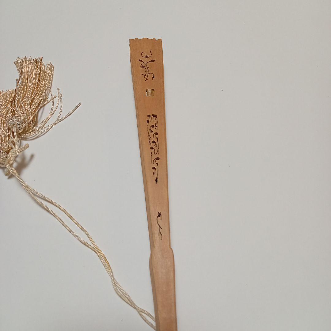 【宮脇賣扇庵】透かし彫り 白檀扇 扇子　日本舞踊　おしゃれ　綺麗　上品　格安