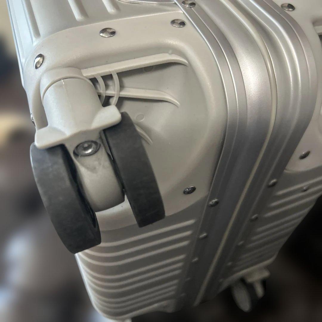 【新品未使用品】非売品メルセデスベンツ　アルミスーツケース　キャリーケース32L