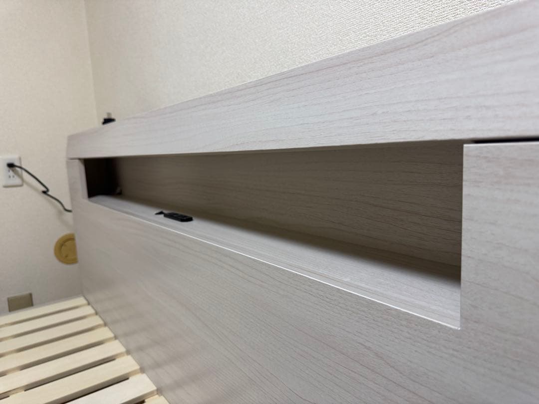 新品　インテリア岩永　ダブルサイズ　ベッドフレーム