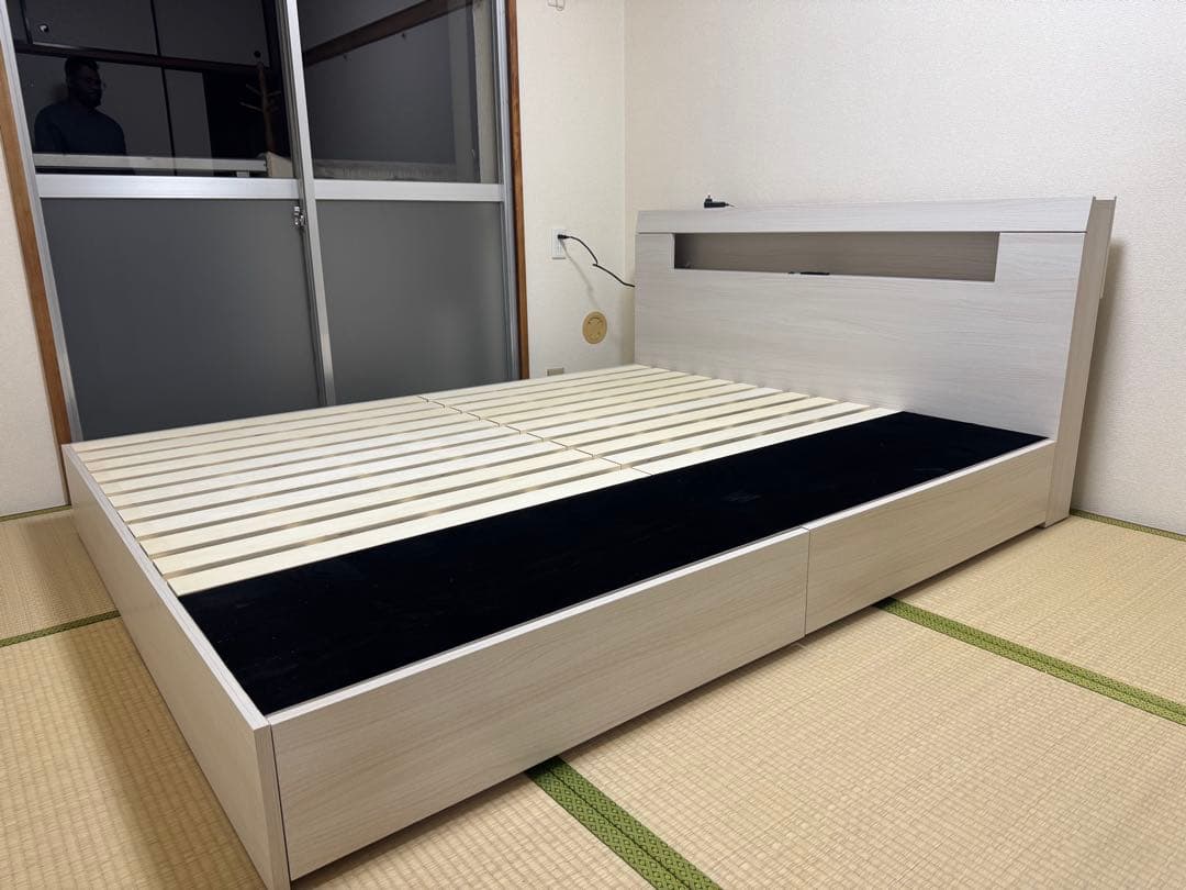 新品　インテリア岩永　ダブルサイズ　ベッドフレーム