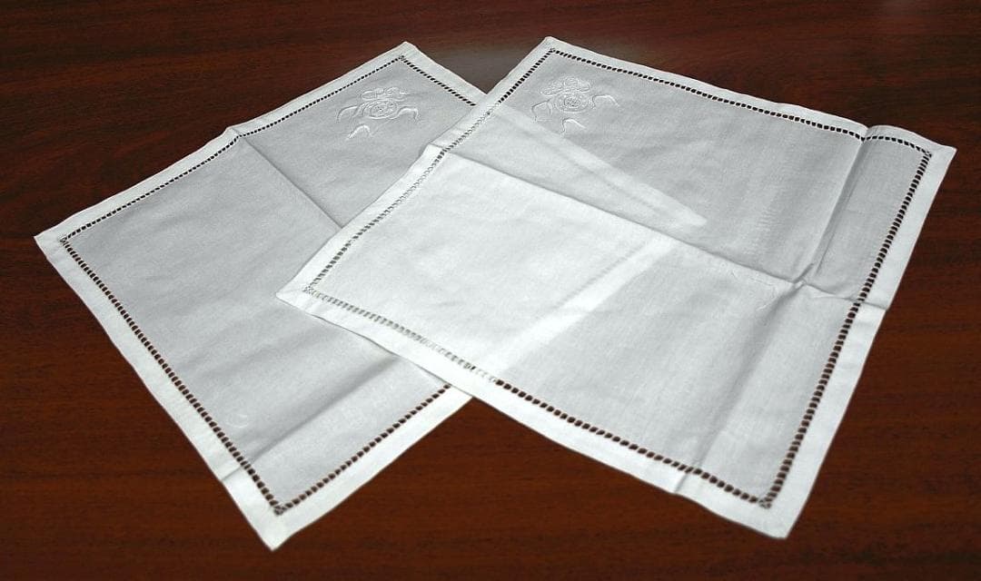 ベトナム製 ドラゴンデザイン刺繍ラウンドテーブルクロス ナフキンセット 送料込