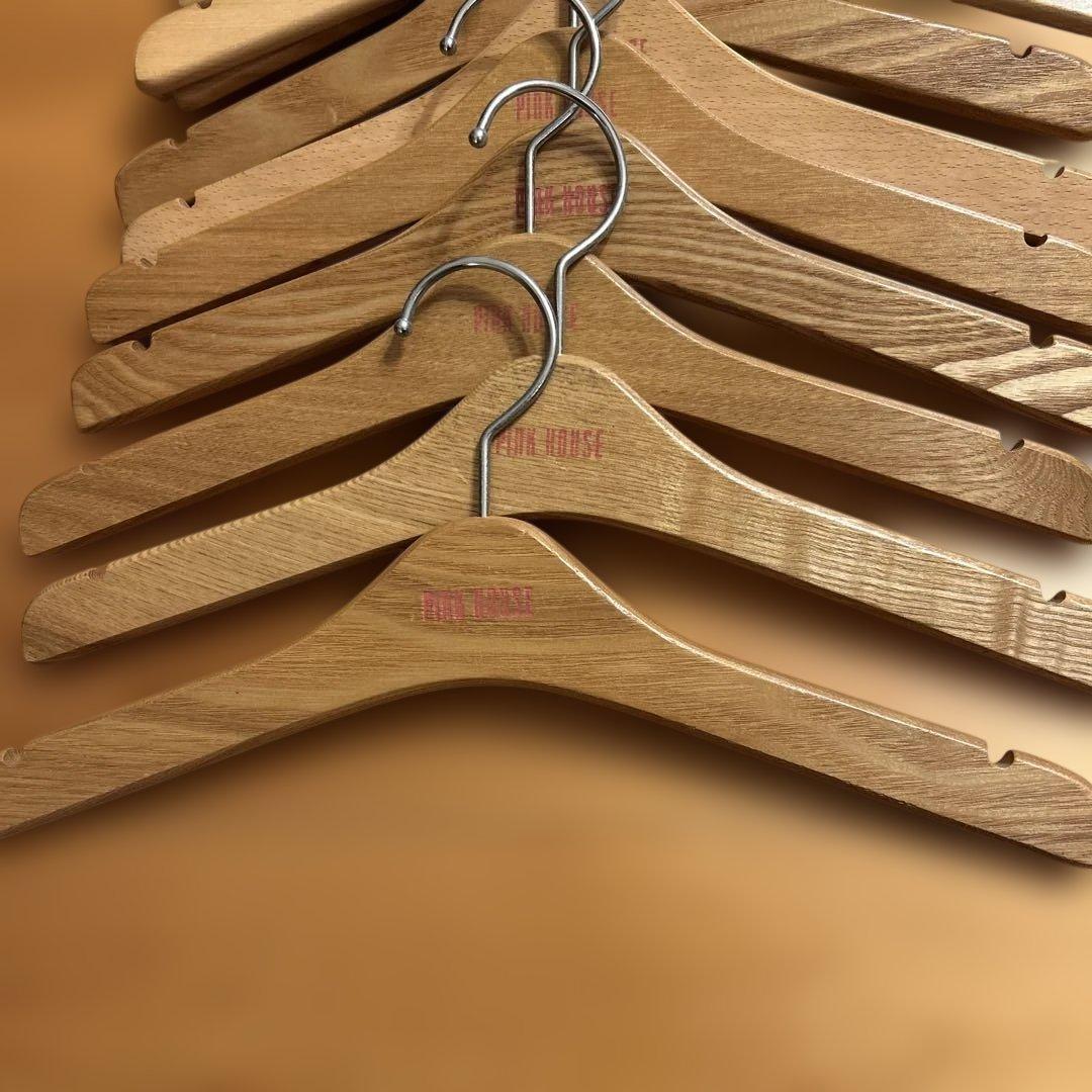ピンクハウス木製衣類ハンガー 13本セット　天然木にピンクのロゴ　超素敵