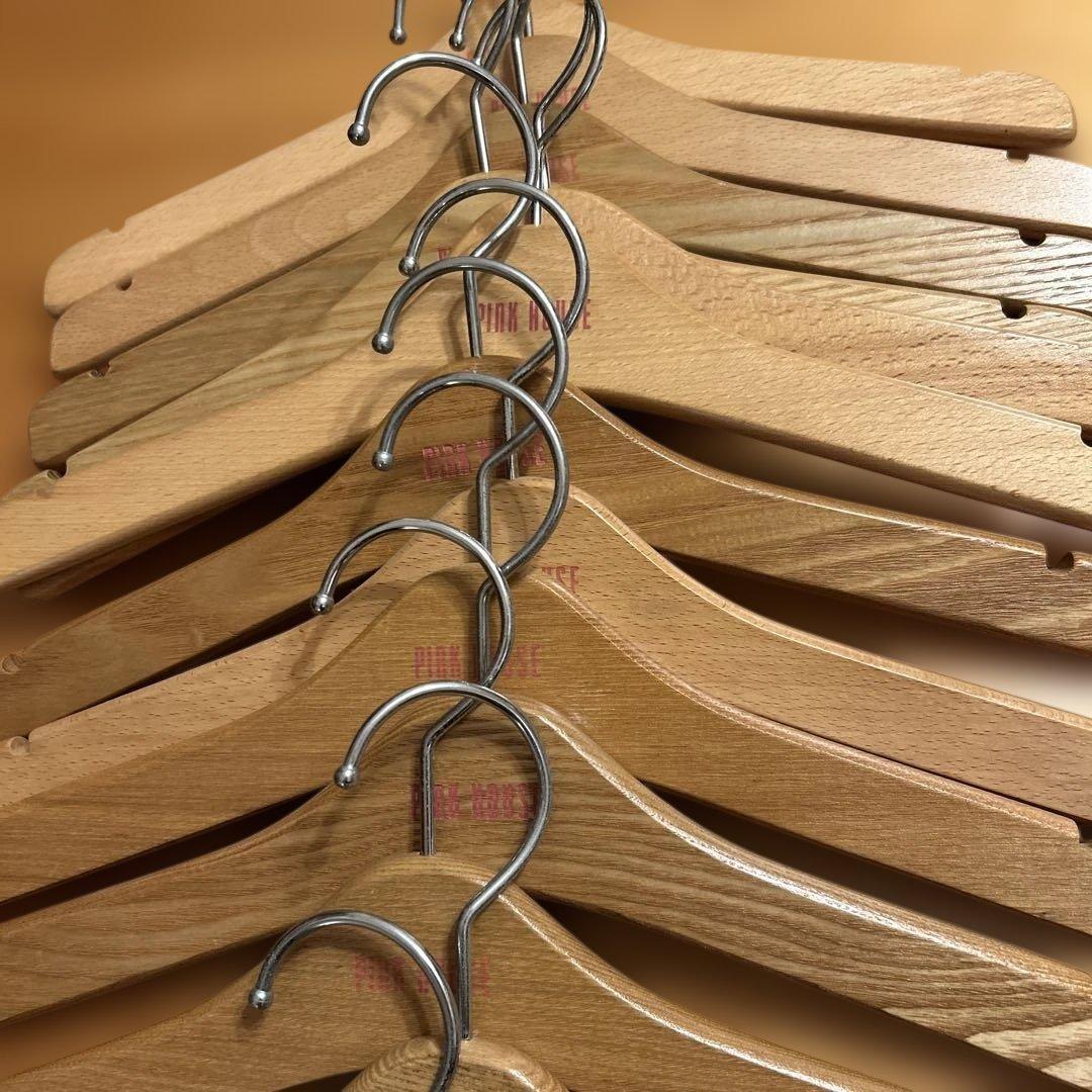 ピンクハウス木製衣類ハンガー 13本セット　天然木にピンクのロゴ　超素敵