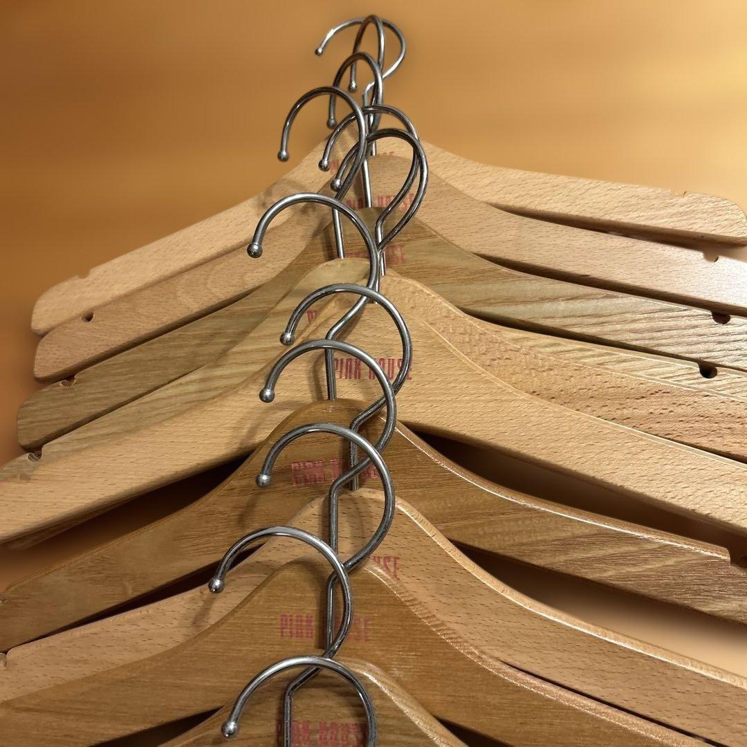 ピンクハウス木製衣類ハンガー 13本セット　天然木にピンクのロゴ　超素敵