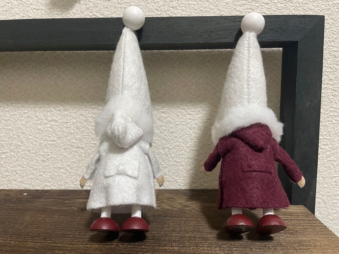 ノルディカニッセ　ダッフルコートを着たサンタと女の子