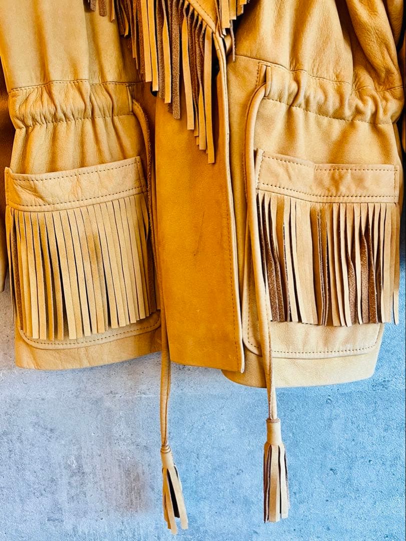 ヴィンテージ ショップ★2万で購入した　フリンジ　レザー調　ジャケット