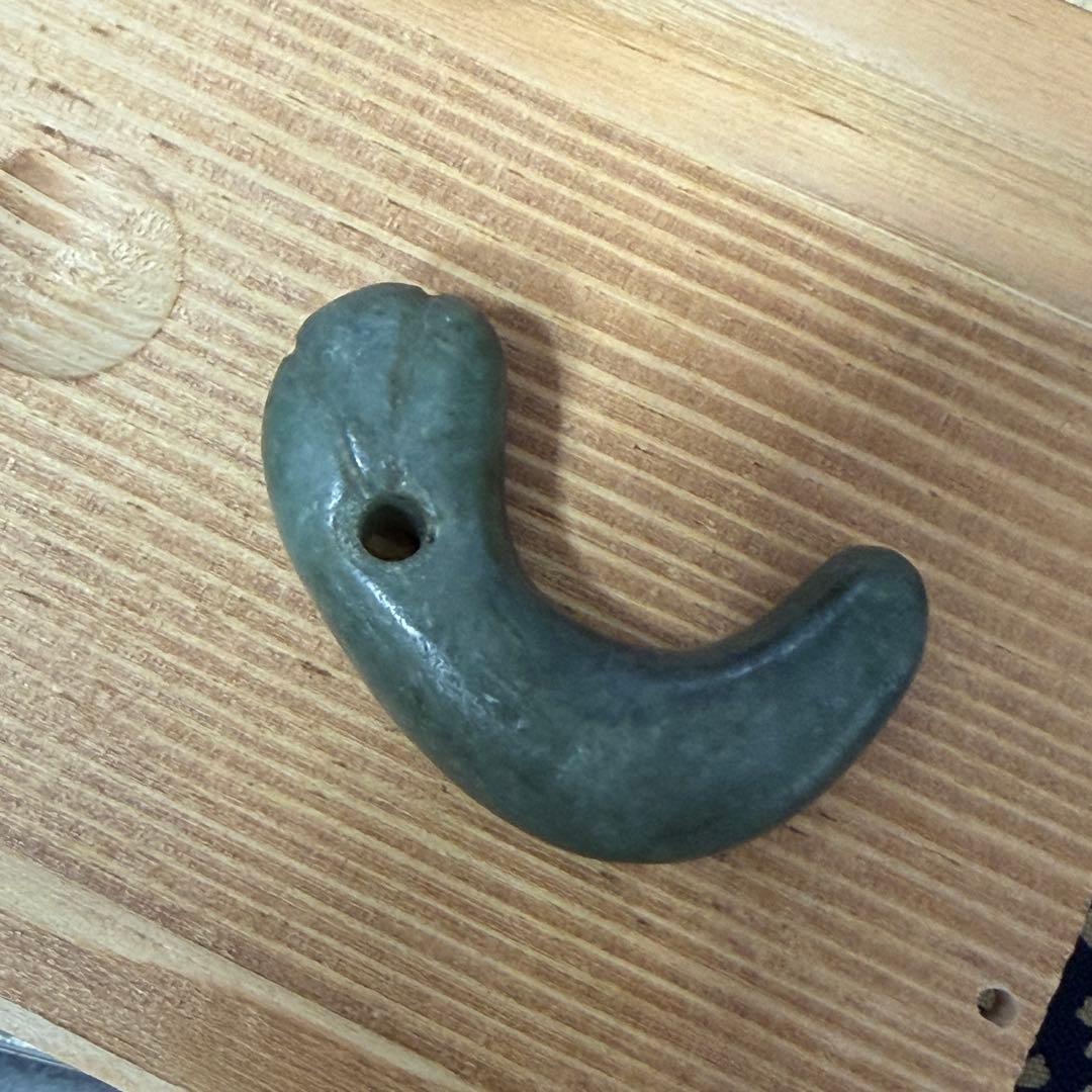 縄文、弥生、古墳時代 、須恵器 、翡翠、丁字頭硬玉勾玉 T