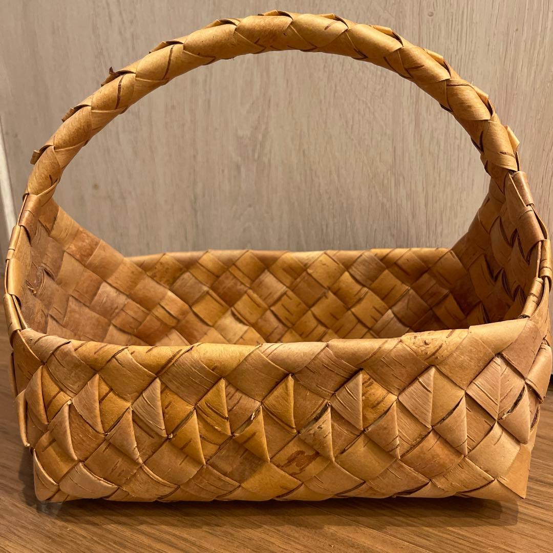 1点のみ！ロシア　白樺作家　イリーナ　ワンハンドルつきのかご　入荷は今後無し