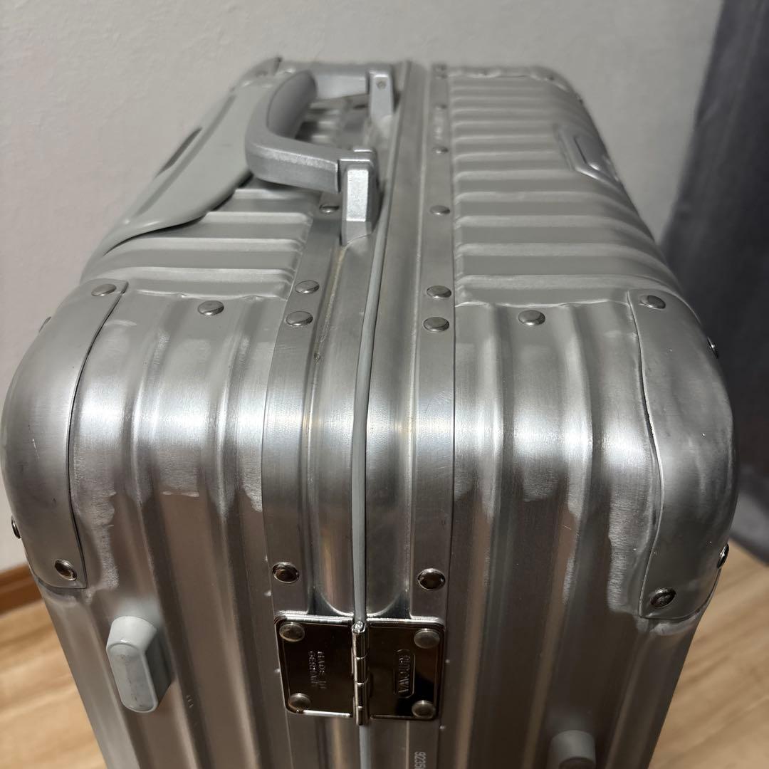 リモワ　トパーズ　45L 4輪　シルバー　キャリーケース　状態良い　最安値