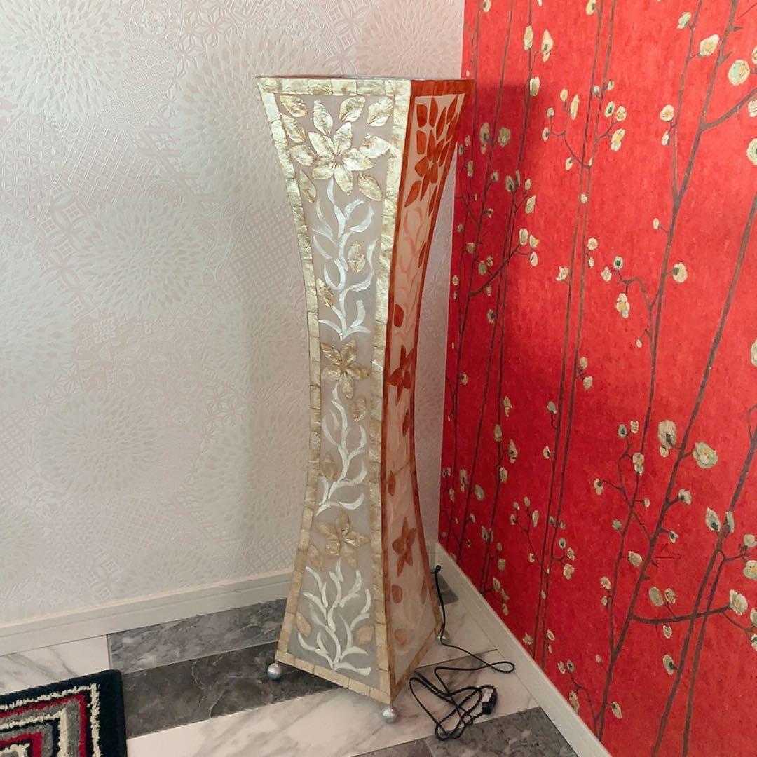 MANJA アジアンテイストのフロアランプ シェル×レジン 和モダン