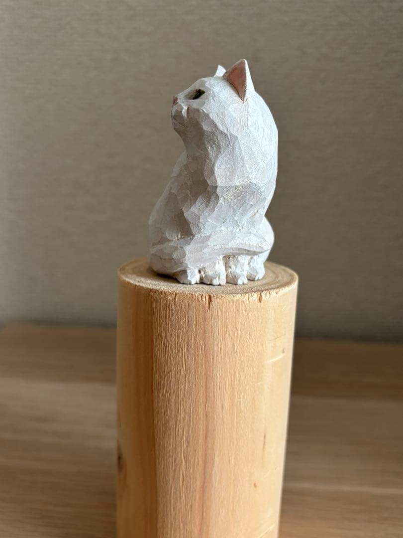 バンナイリョウジ　木彫り猫