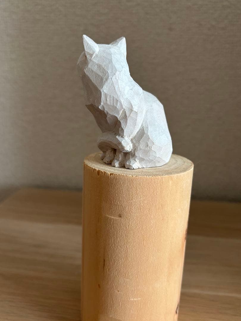 バンナイリョウジ　木彫り猫