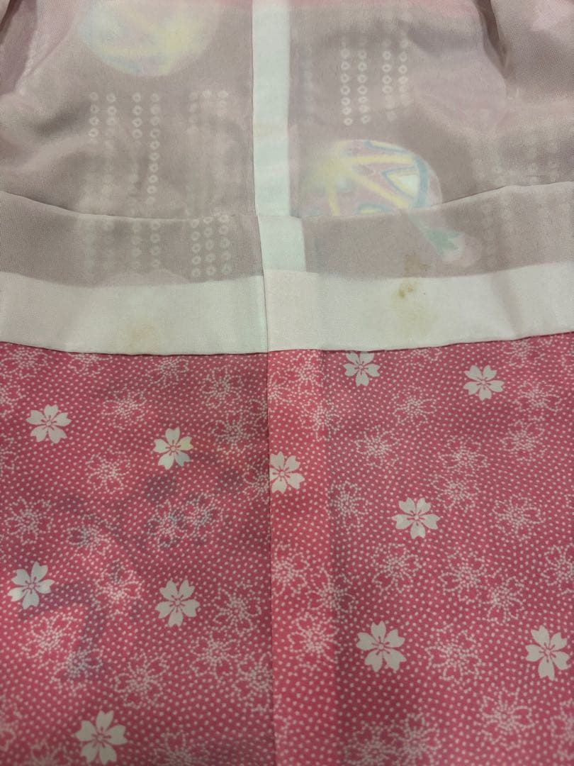 七五三　3歳女の子　着物・被布セット　赤とピンク　可愛い手鞠　桜　鹿子柄　新品