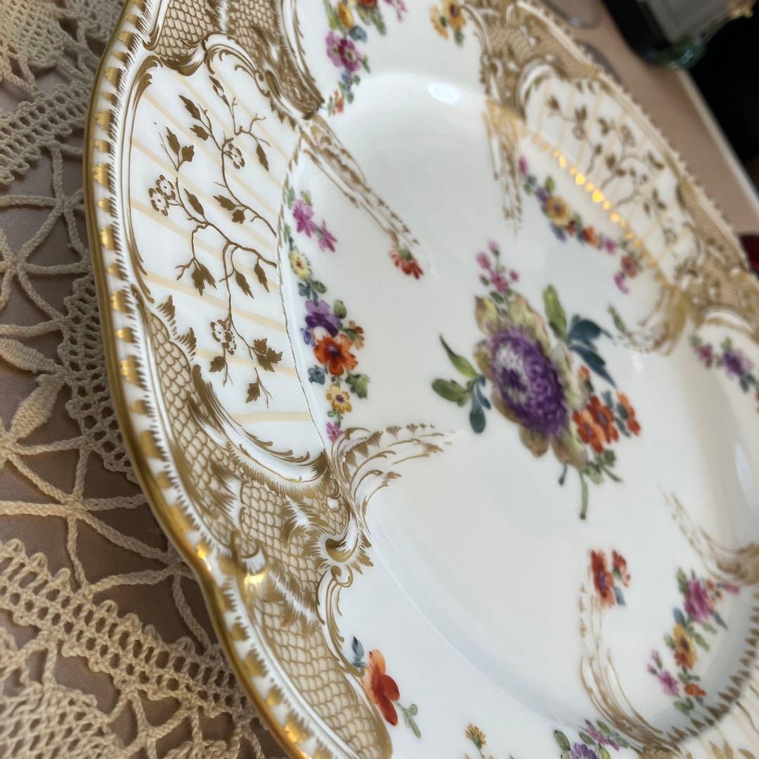 ベルリンKPM    アンティーク　麦わらギクのブーケ金彩プレート