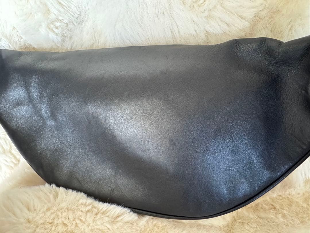 Bottega Veneta/ボッテガヴェネタ/ブラック/レザーボディバッグ