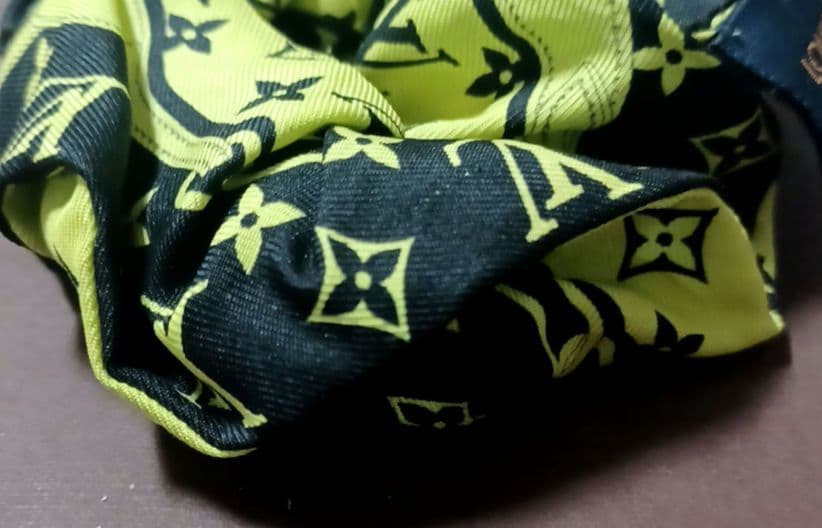 LOUIS　VITTON　ルイヴィトン　シュシュ