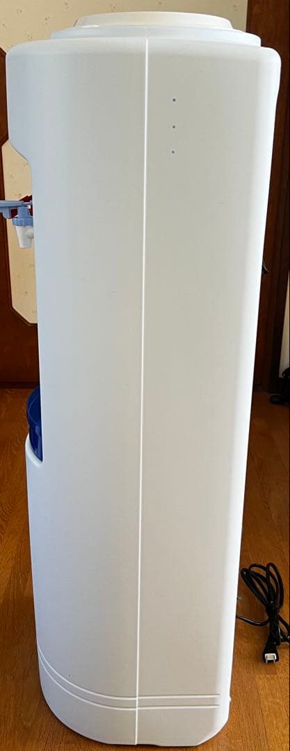 ウォーターサーバー B7A ホワイト 2022年製造