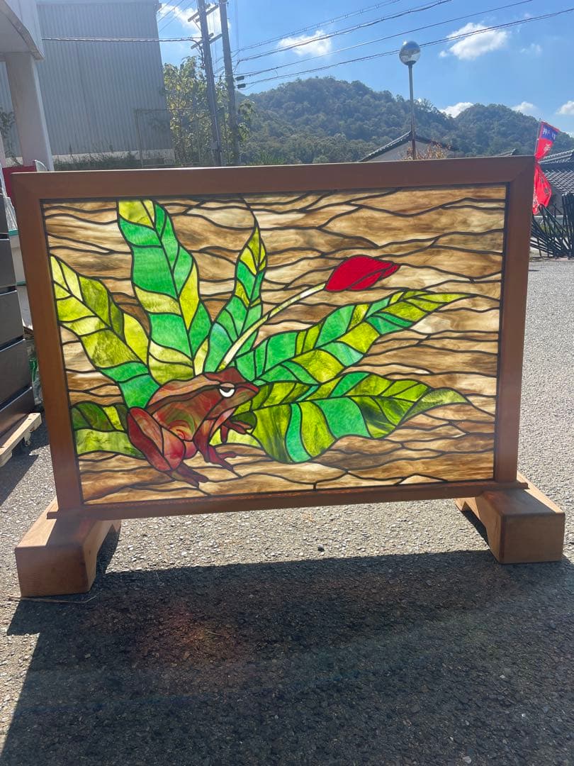 ステンドガラスのパネル葡萄ぶどう　カエル蛙