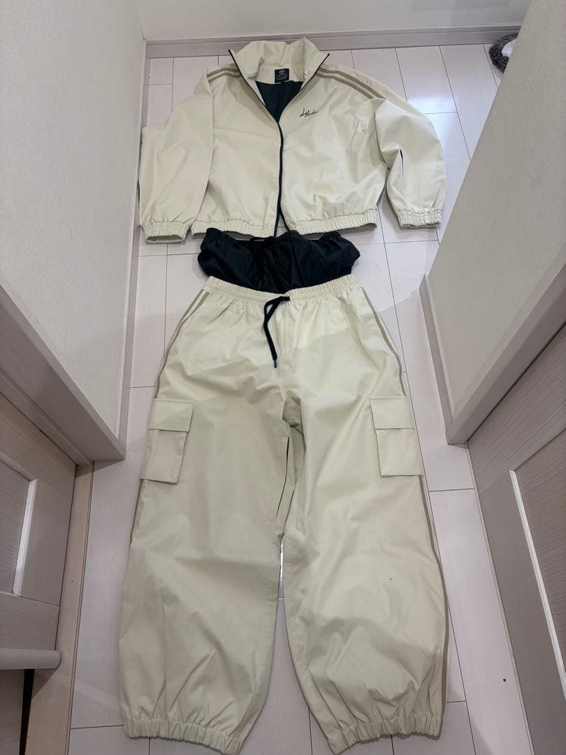新品　libelice スノーウェア上下セット　タオテック　XL