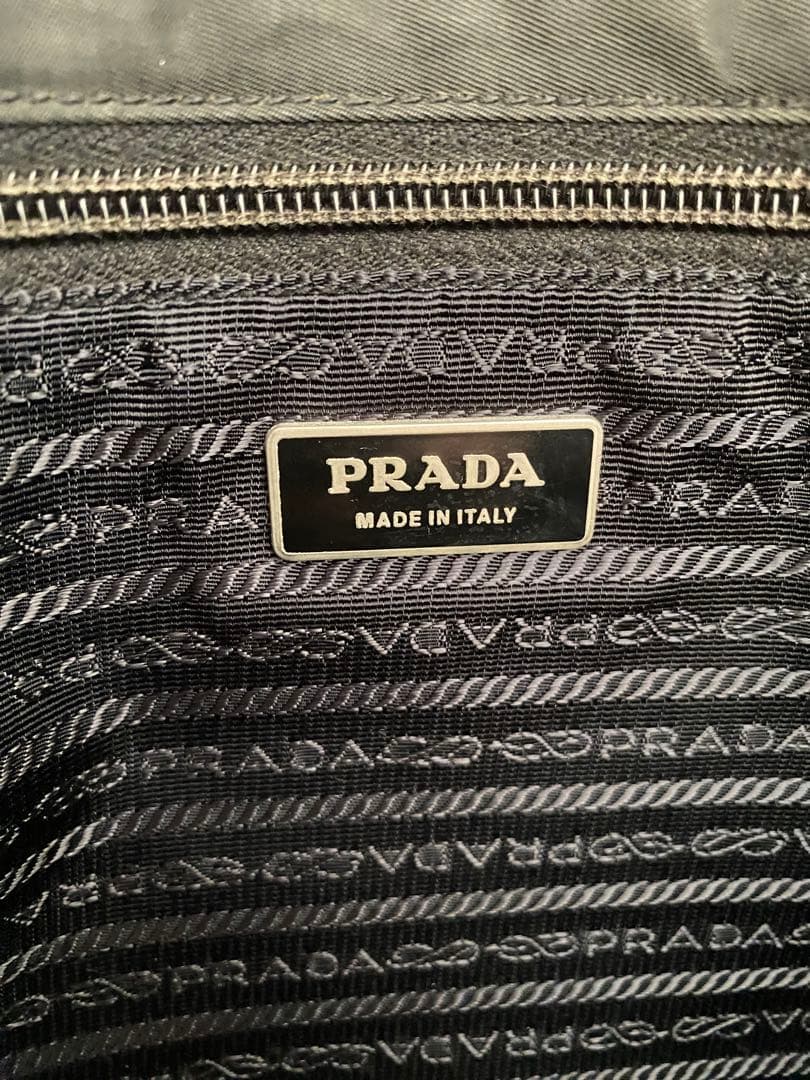 PRADA A4可 メッセンジャーバッグ ショルダーバッグ ナイロン 黒 肩掛け