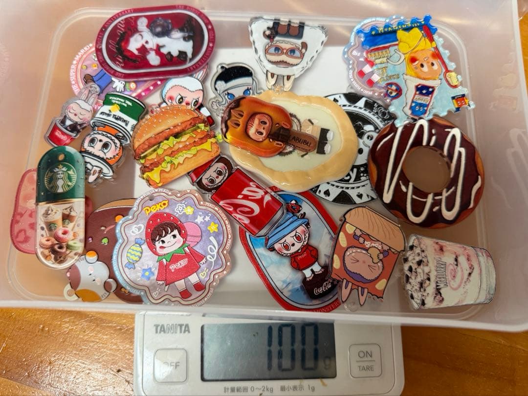 在庫処分セール　アクリルプレートチャームセット