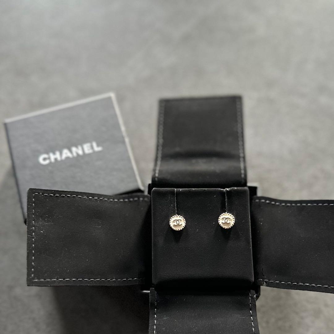 CHANEL ロゴデザイン ピアス　ココマーク